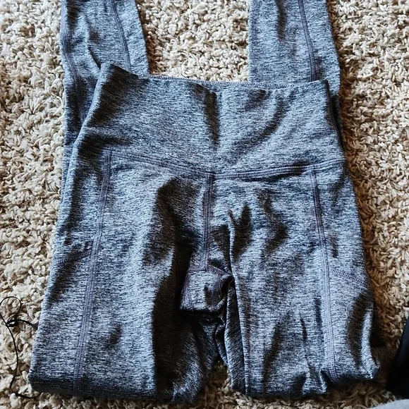 Bundle of 2 leggings womans size XS aerie and offline by Arie - Picture 2 of 6
